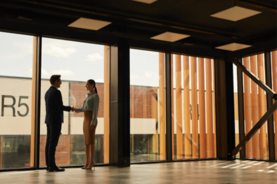 5 Reasons to Hire a Commercial Real Estate Agent